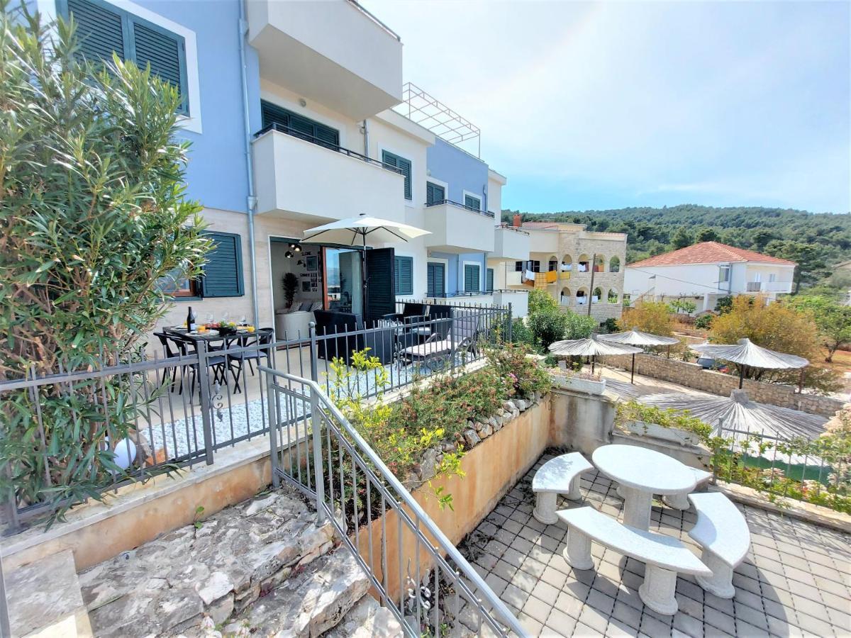 Apartment Livia Slatine Zewnętrze zdjęcie