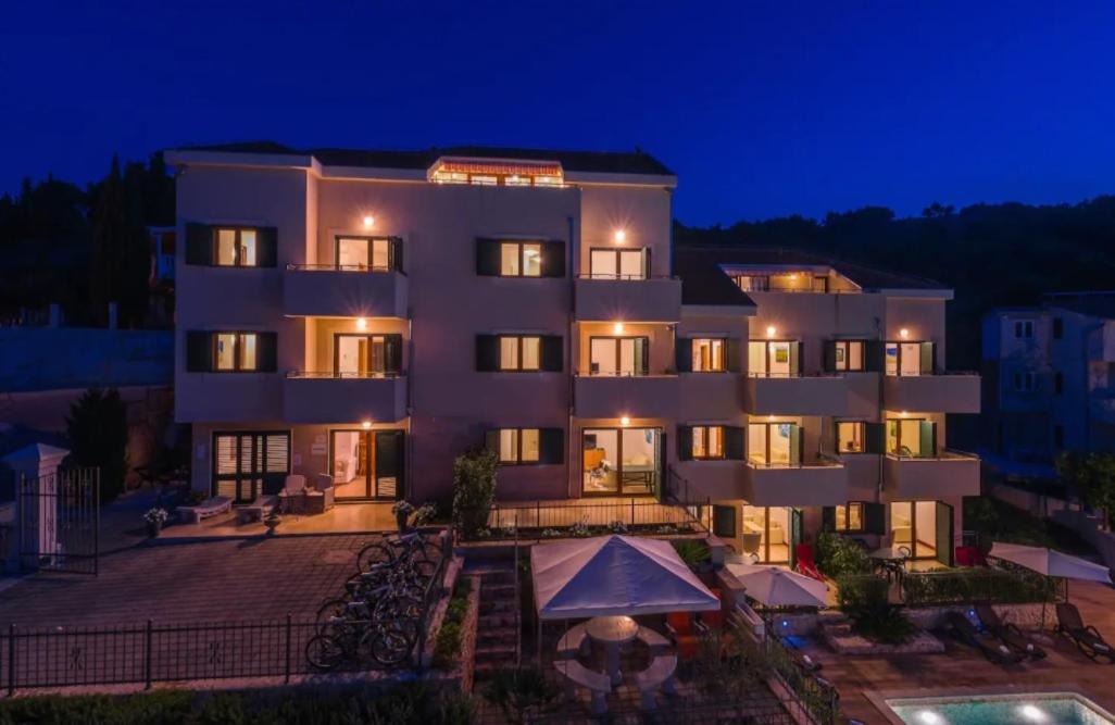 Apartment Livia Slatine Zewnętrze zdjęcie