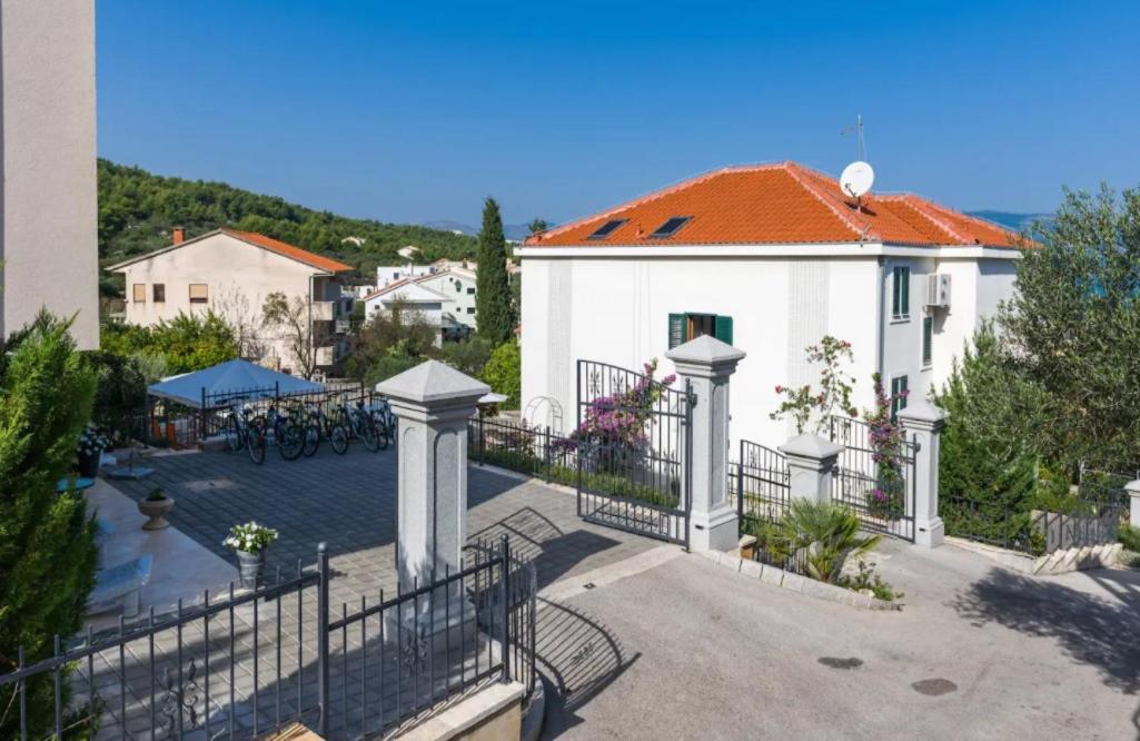 Apartment Livia Slatine Zewnętrze zdjęcie
